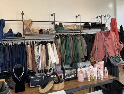 Vielseitige Modewelt bei Monis Mode lädt zum Bummeln ein 