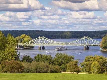 Blick auf Glienicker Brücke, Potsdam