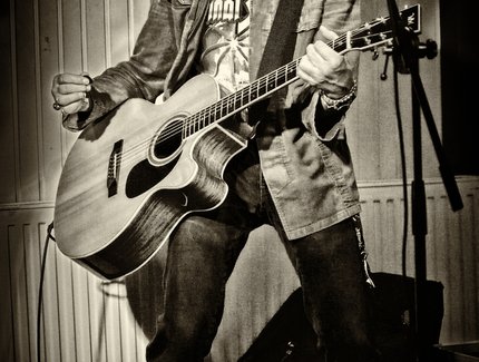 SORJE ACOUSTIC ROCK´N´ROLL - Musik für emotionale Befreiung!!