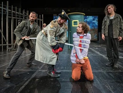 DER HAUPTMANN VON KÖPENICK