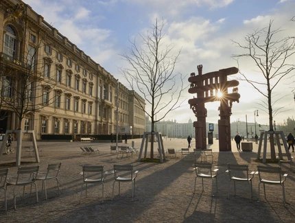 Blick auf das Sanchi Tor und die Nordfassade des Humboldt Forums