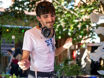 e_453252f6a17bb0c8b37353f07e4ab5d4_img-hopop