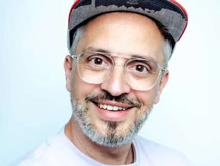 DER PHYSIOPATH - Machen Sie sich bitte frei!