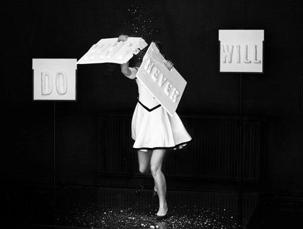 Miet Warlop / NTGent: One Song. Histoire(s) du Théâtre IV