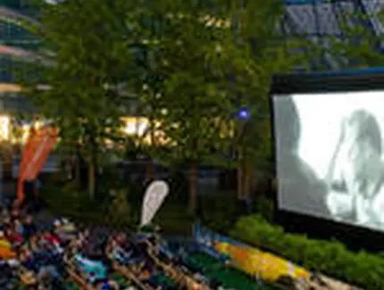 Open Air Kino im Kranzler Eck