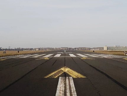 Tempelhofer Feld, Rollbahn am ehemaligen Flughafen Tempelhof