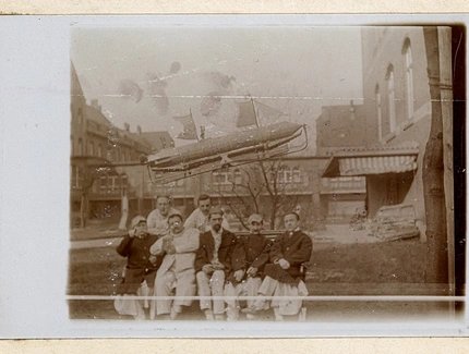 Fotografie Ingenieur von Tarden mit Modell