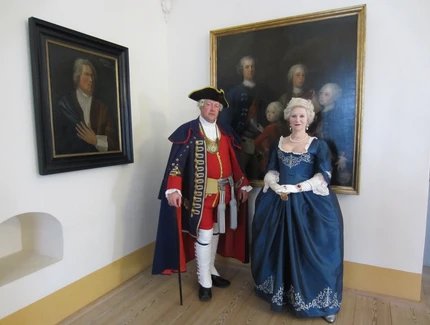 Kostümführung Schloss Königs Wusterhausen mit Friedrich Wilhelm I. (alias Mike Sprenger) und Königin Sophie Dorothea (alias Manuela Sprenger)