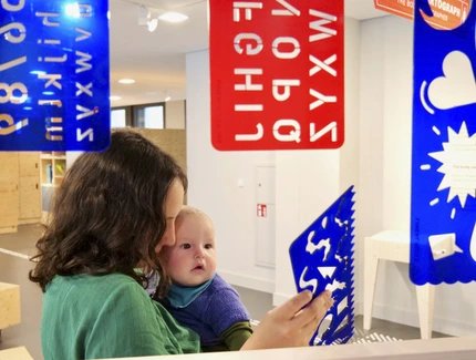 Junge Gäste zu Besuch