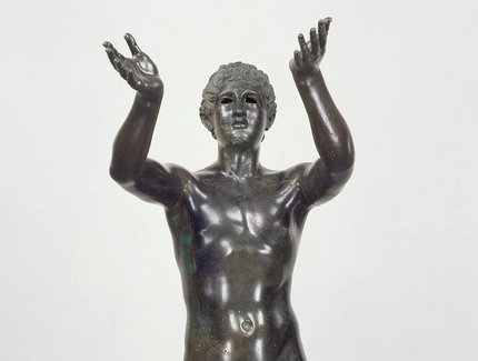 Statue eines jungen Mannes (sog. Betender Knabe), Bronze, Ende 4./Anfang 3. Jh.v.Chr.
