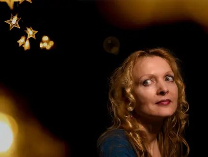 "Und kerzenhelle wird die Nacht" - Cora Chilkott