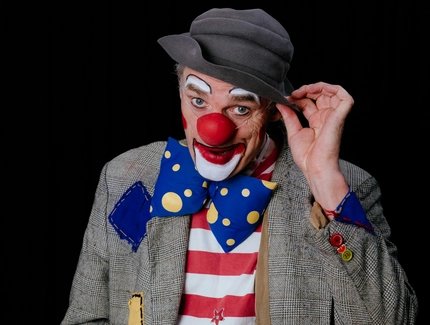 Clown Lulatschi ist Haenschen Clown