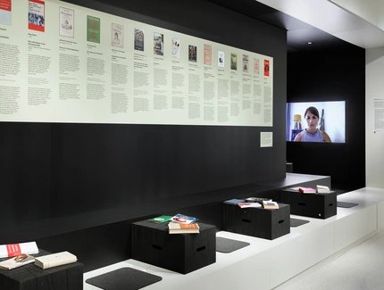 Blick in die Ausstellung „Was lesen? Verdrängte Texte wiederentdecken“ im Stabi Kulturwerk.