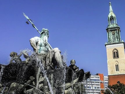 St. Marienkirche mit Neptunbrunnen