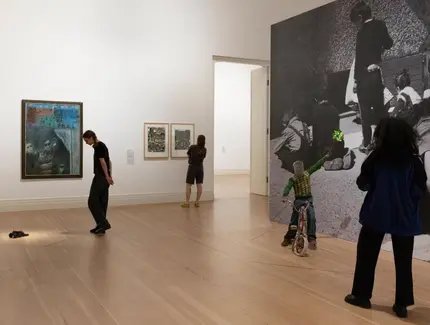 Kreuzberg: Kunst und Migration seit 1960, Installationsansicht, Gropius Bau, 2026 © Gropius Bau, Foto: Rosa Merk