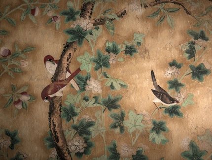 Schloss Rheinsberg, Detail der originalen chinesischen Papiertapete aus dem 18. Jahrhundert in der Chinesischen Kammer im Erdgeschoss