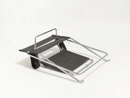 Foto: Florian de Brün, Stahlrohrsessel B4, zusammenklappbar, Entwurf Marcel Breuer, 1927