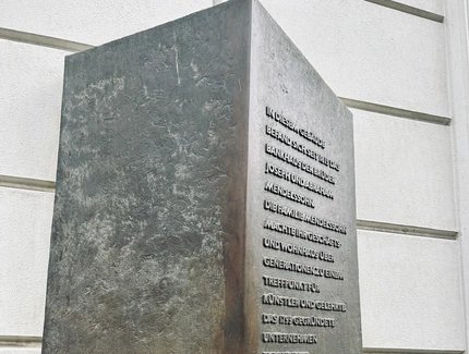 Gedenktafel am ehemaligen Bankhaus Mendelssohn.