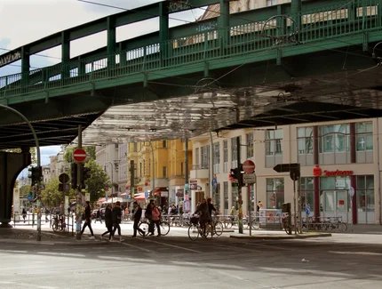 Hochbahnbogen Schoenhauser Allee 