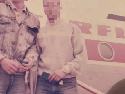 Die Cousins am Flugzeug Juli 1988.