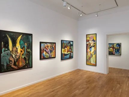 Ausstellungsansicht „KLASSE IN WEIßENSEE! Wolfgang Peuker und seine Schüler:innen", Stiftung Kunstforum Berliner Volksbank 