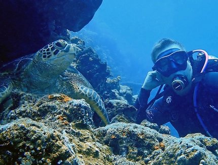 Birgit Mit Schildi1a