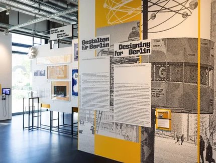 Ausstellungsansicht der Ausstellung "Gestalten für Berlin. Design aus der Kunsthochschule Berlin-Weißensee"