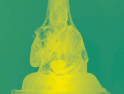 Röntgenaufnahme der zentralen Figur des Lamas im Gungervaa (mongolischer Holzschrein)