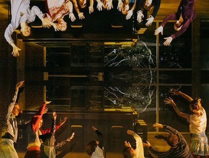 "Run Time Anomaly" von Simon Steen-Andersen mit der Jugendtanzcompany Sasha Waltz & Guests