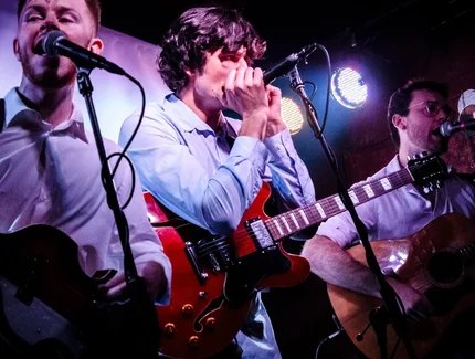 Beatles Tribute mit Big Tom and the Bogsnorklers