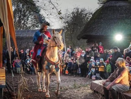 Sankt Martin zu Pferd im Museumsdorf Düppel