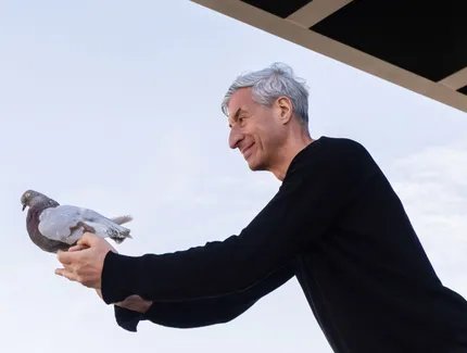 Maurizio Cattelan, 2026, Detail