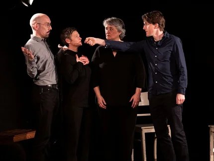 Durch die Wand  - Theater ohne Probe