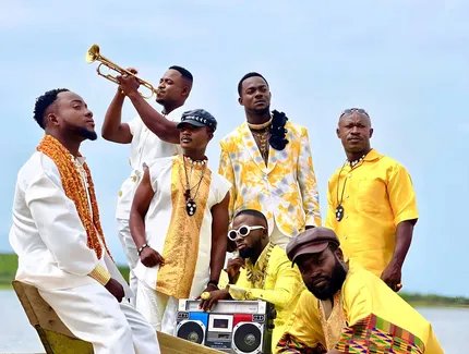 The Berlin Afrobeat Company, Santrofi