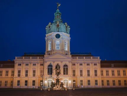 Schloss Charlottenburg in der Abenddämmerung