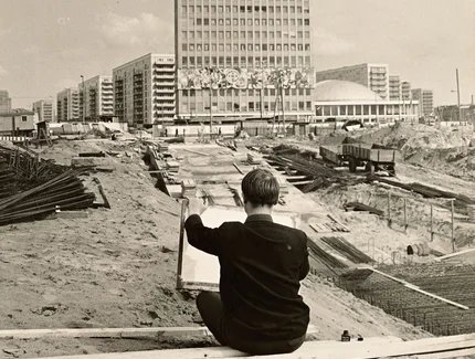 Gestalten fu╠êr Berlin Baustelle Alexanderplatz Haus des Lehrers