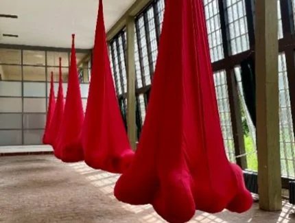 Frauke Wilken, cocooning,  Installationsansicht in der Kleinen  Orangerie, 2026