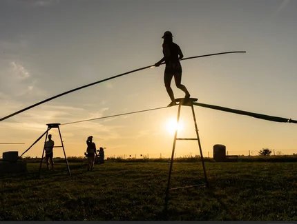 Seillaufen in den Sonnenuntergang