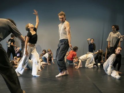 Contemporary Open_Arms_30.5_by_René_Löffler
