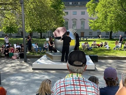 Aktivierung Nevin Aladağs Skulptur „Public Resonator“