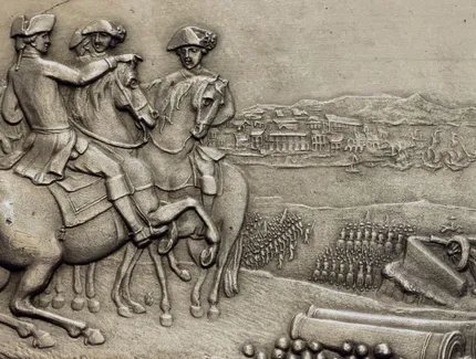 HOSTIBUS PRIMO FUGATIS // BOSTONIUM RECUPERATUM XVII MARTII MDCCLXXVI. Washington zu Pferde links mit vier weiteren berittenen Offizieren. Vorne rechts am Boden zwei Kanonenrohre mit Kugeln, auf dem vorderen die Signatur DUVIV., und im Mittelgrund...