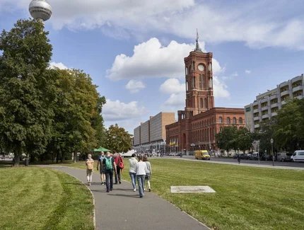 Rotes Rathaus_c_Adventure_World_Tours.jpg