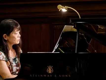 Yuko Tomeda am Klavier