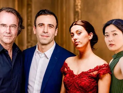 Graham Cox (Klavier), Stephen Barchi (Bariton), Inês Pinto (Sopran), Yuri Mizobuchi (Mezzosopran)
