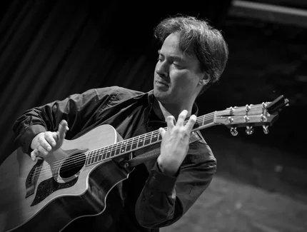 Hands at work – Sologitarre mit Markus Segschneider