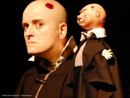 “Krug in the box”- Theater mit Bridge Markland