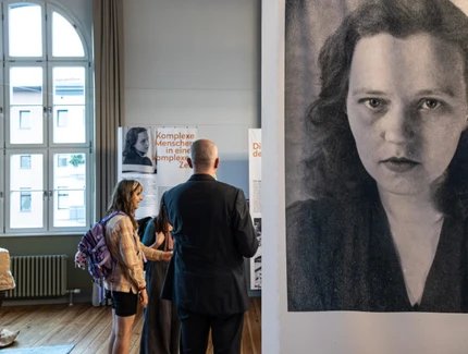 Blick in die Ausstellung "Lang ist es nicht her. Und jetzt ist es soweit."