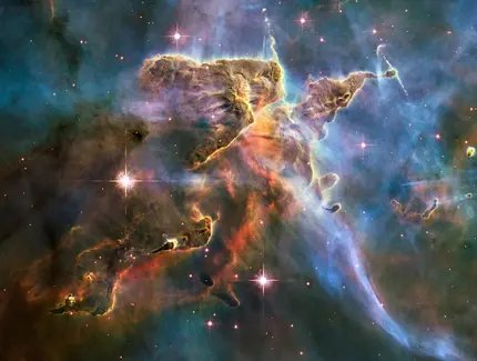 Spectacular "Landscape" in the Carina Nebula
