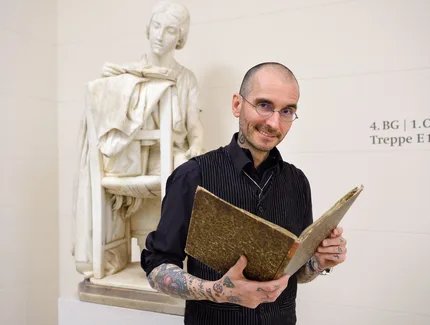 Dr. Mark Benecke: Exklusive Vorschau auf das neue Thierbuch