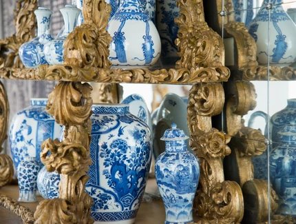 In der Porzellankammer im Schlossmuseum Oranienburg